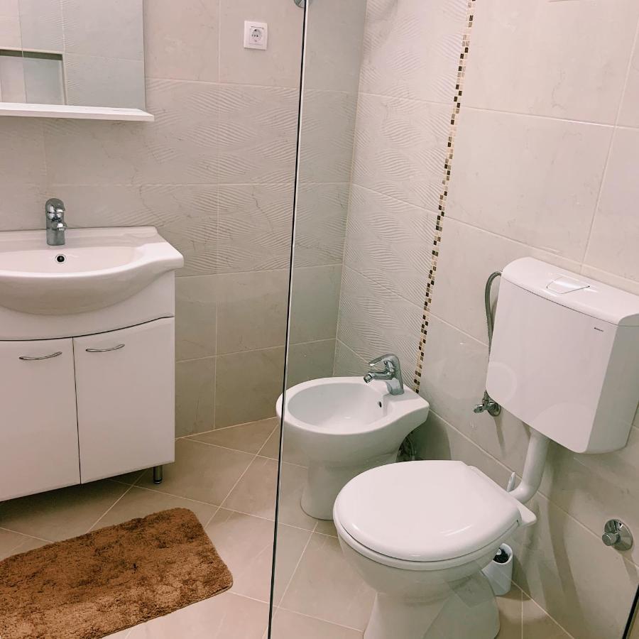 Apartments Hollaj 乌尔齐尼 外观 照片
