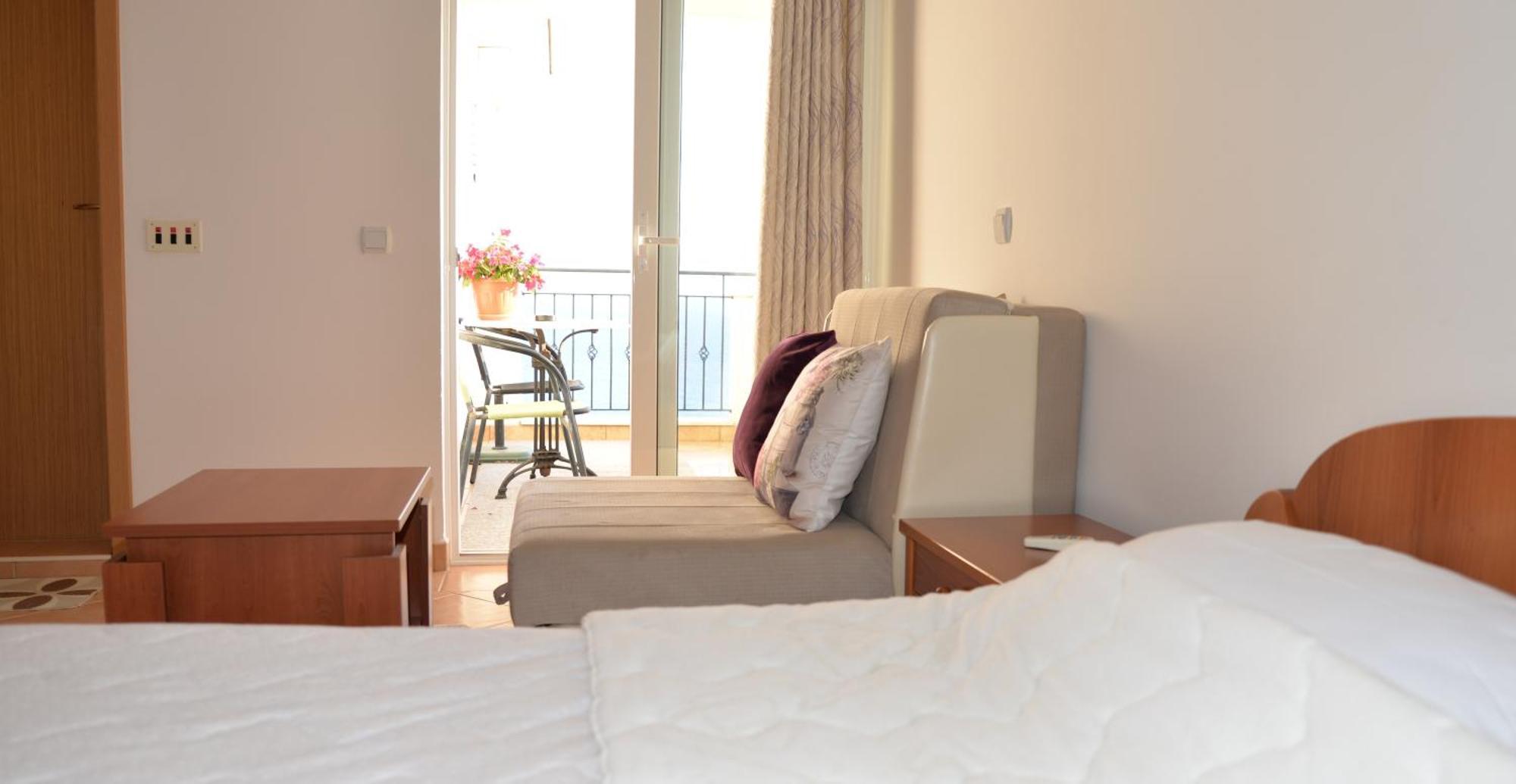 Apartments Hollaj 乌尔齐尼 外观 照片