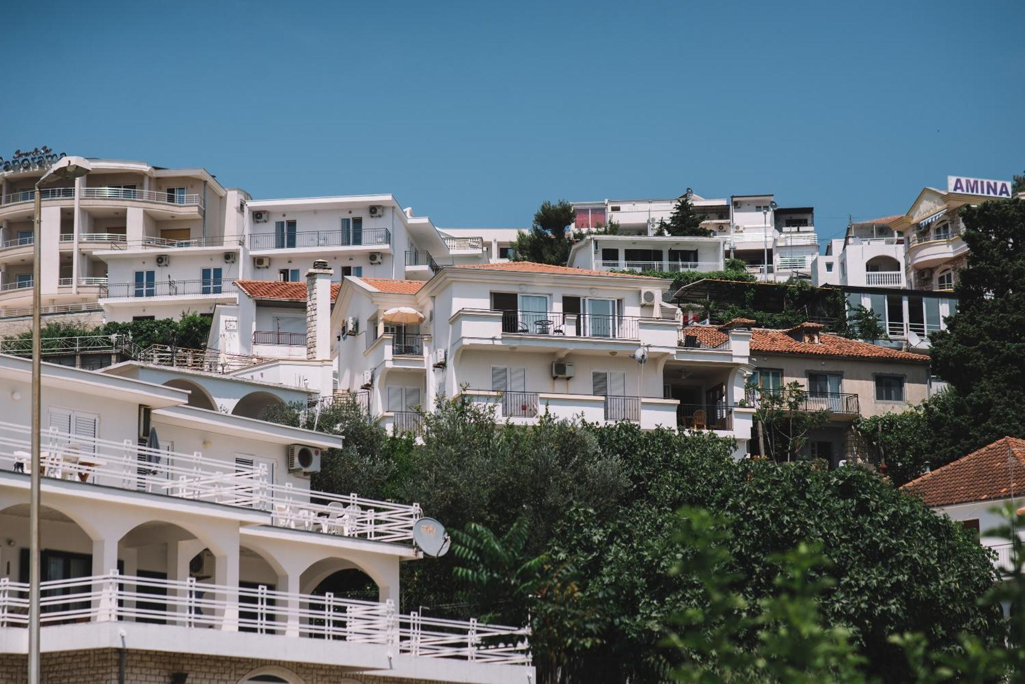 Apartments Hollaj 乌尔齐尼 外观 照片