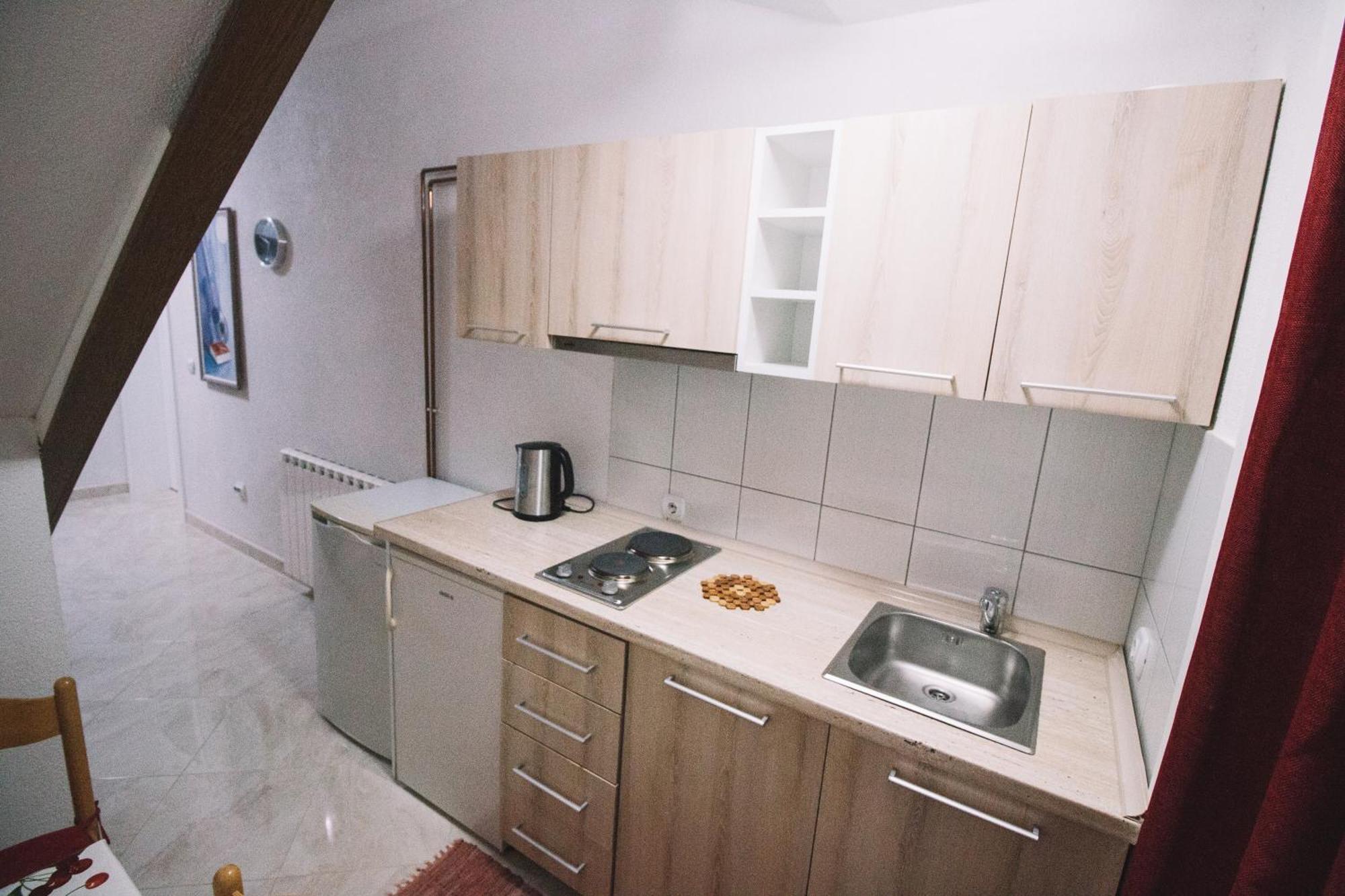 Apartments Hollaj 乌尔齐尼 外观 照片